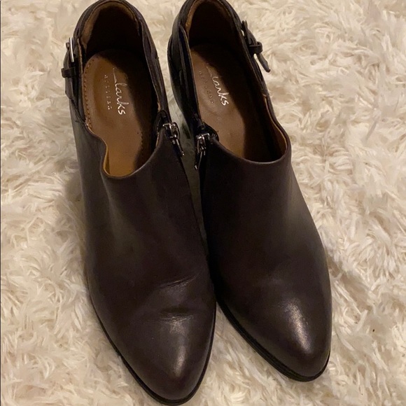 Clarks Artisan Boots - Picture 3 of 5